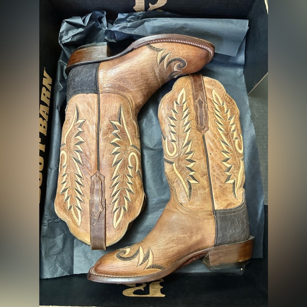 Lucchese CY7261.W8S Tan “MAD DOG”Goat Leather. Size 6.5 Cowgirl Up! 🤠